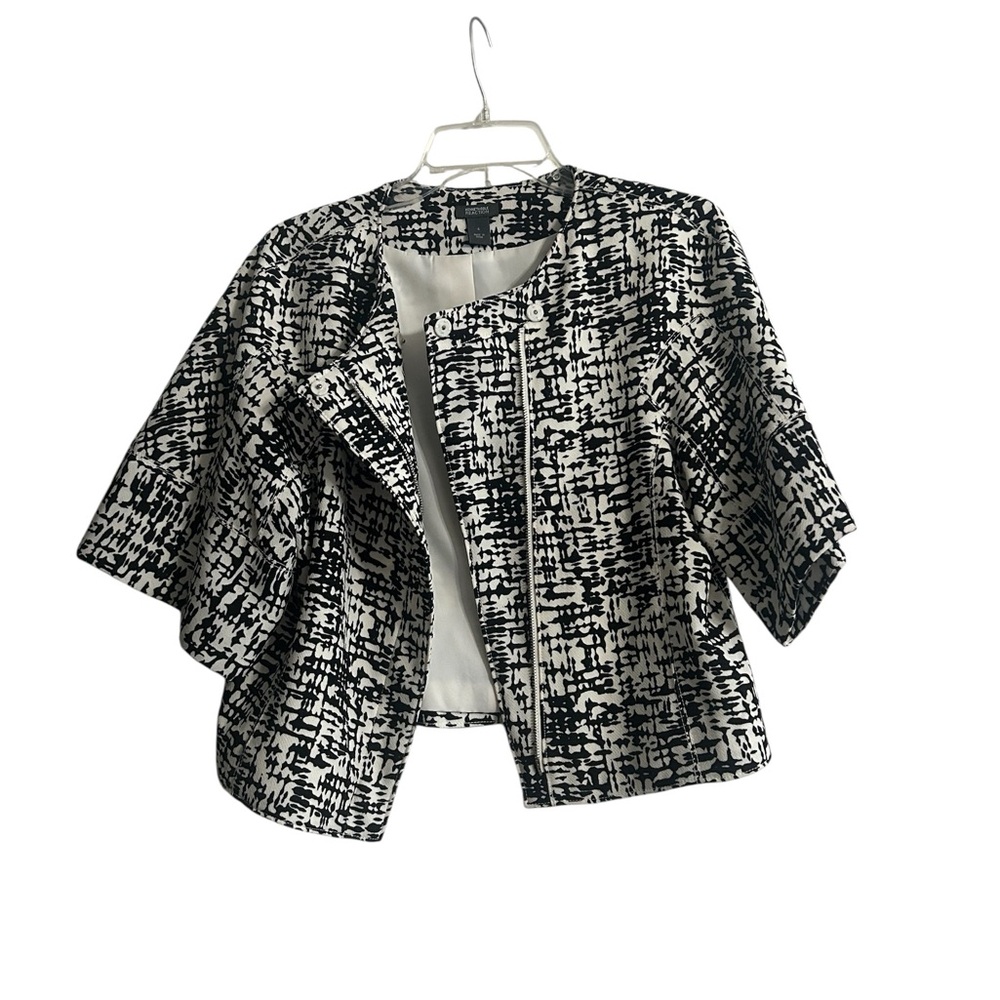 Classic Monochrome Zip Shortsleeve Blazer - Size 6